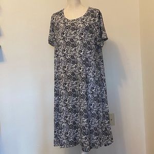 LuLaRoe Carly 2XL White & Black Lace Print